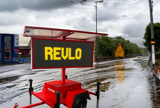 Painel de mensagem variável Revlo em via